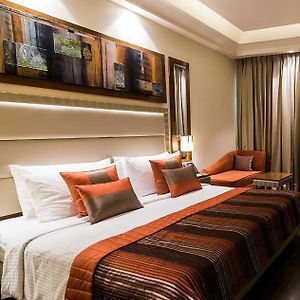 Executive Queen Room